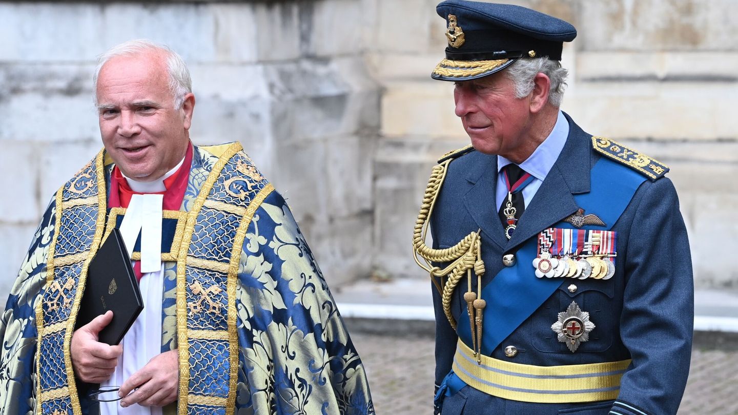 El príncipe Carlos de Inglaterra, en la abadía de Westminster. (EFE)