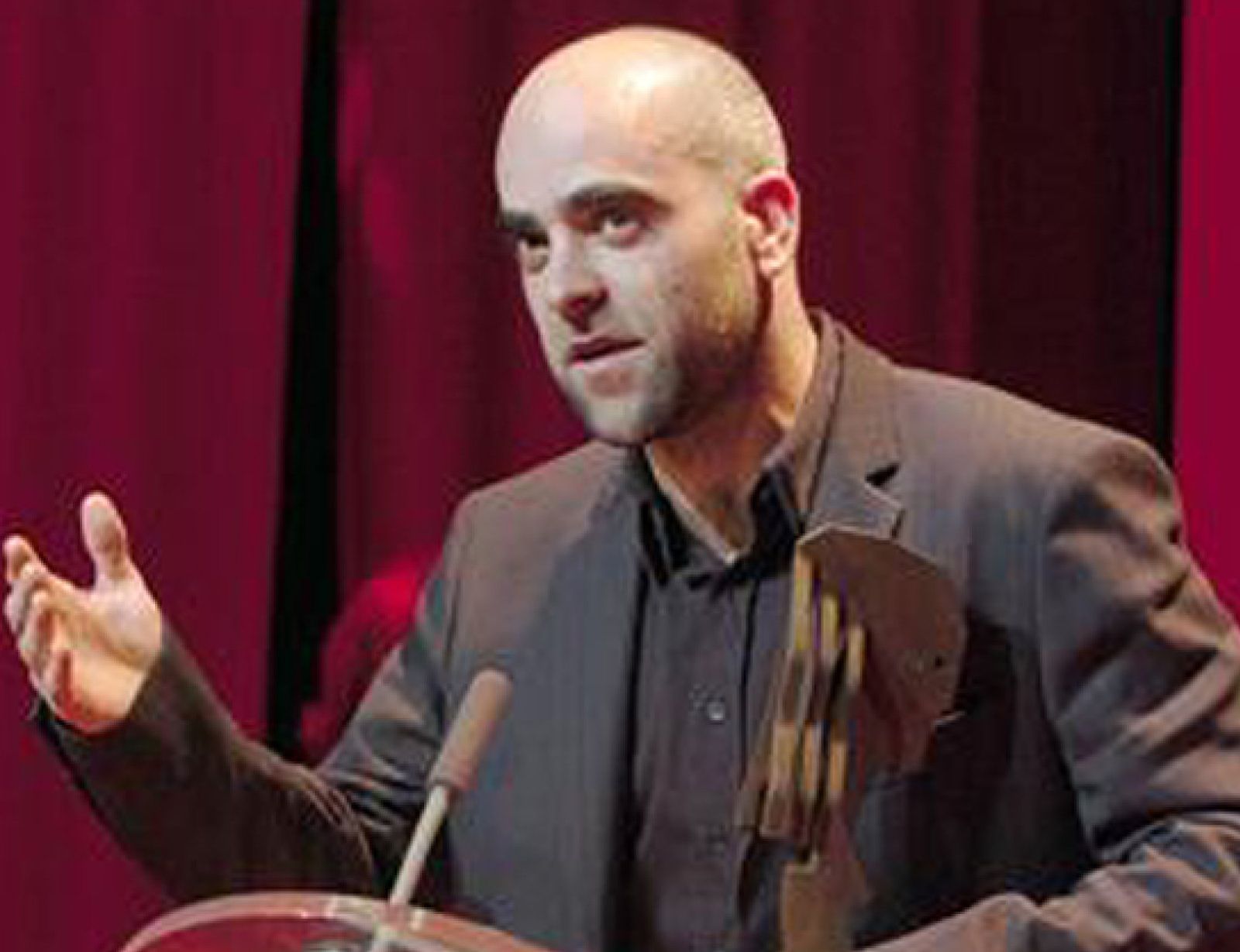 Foto: El gallego Luis Tosar recibe el Premio Cineuropa 2005