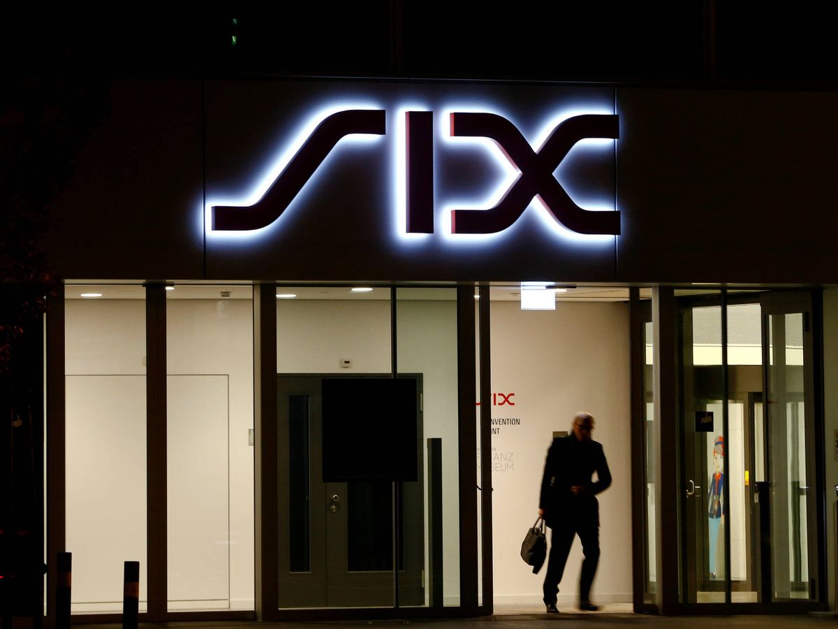 Foto: Logo de SIX Group en su sede de Zúrich. (Reuters)