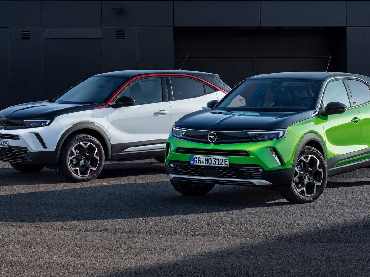 Foto: El nuevo Opel Mokka con un exterior muy expresivo se ofrece en versiones térmicas o eléctricas (en verde),