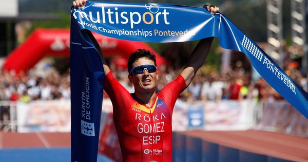 Foto: Javier Gómez Noya ganó con claridad el Campeonato del Mundo de Triatlón de Larga Distancia. (EFE)