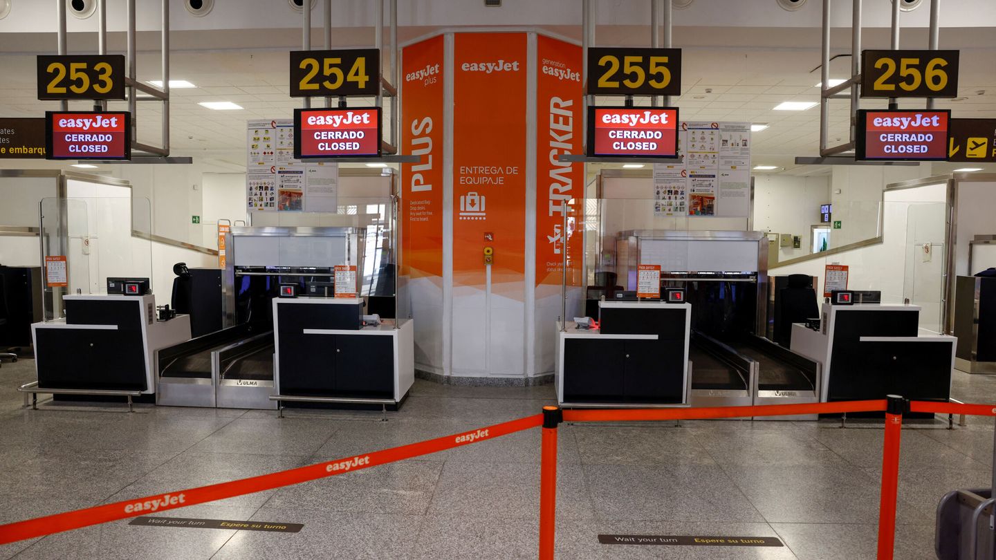 Mostradores de Easyjet en el Aeropuerto Malaga-Costa del Sol Airport. (Reuters/Jon Nazca) 