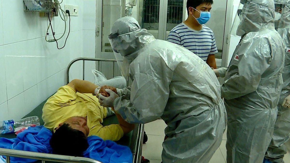 Sopa de murciélagos y cadáveres por el suelo: pánico en la red al virus de Wuhan en China