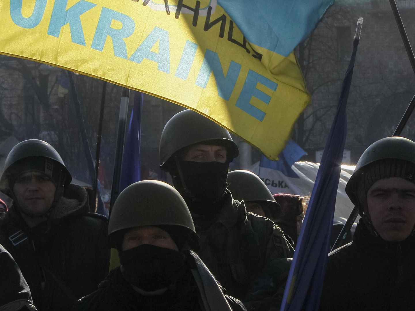 Opositores durante una manifestación contra el Gobierno en Kiev (Reuters).