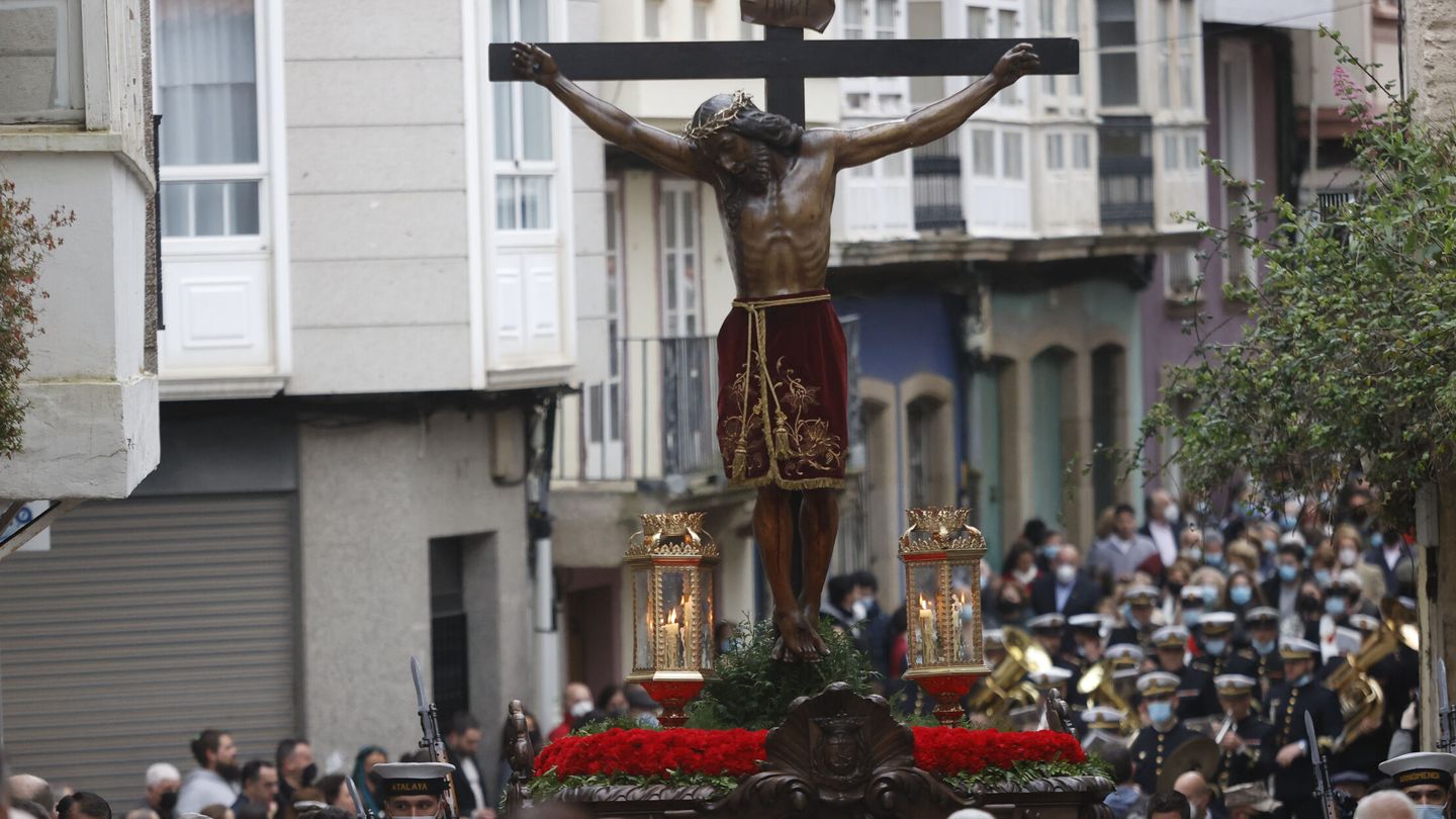 Procesión del Cristo de los Navegantes en Ferrol. (EFE)