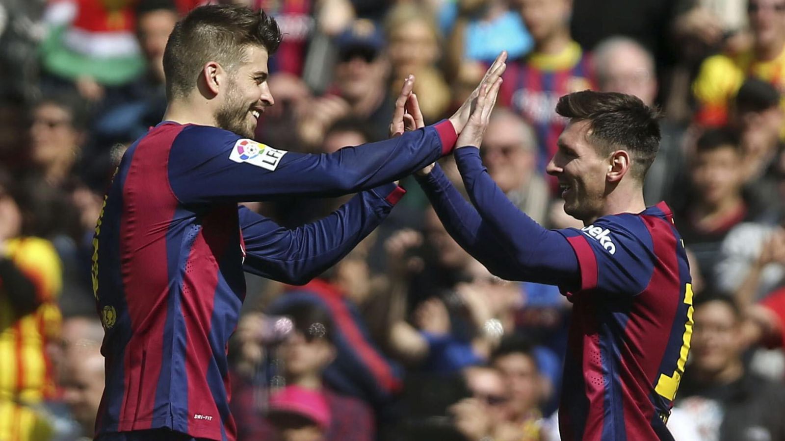 Foto: Messi y Piqué, en un partido durante la temporada pasada.