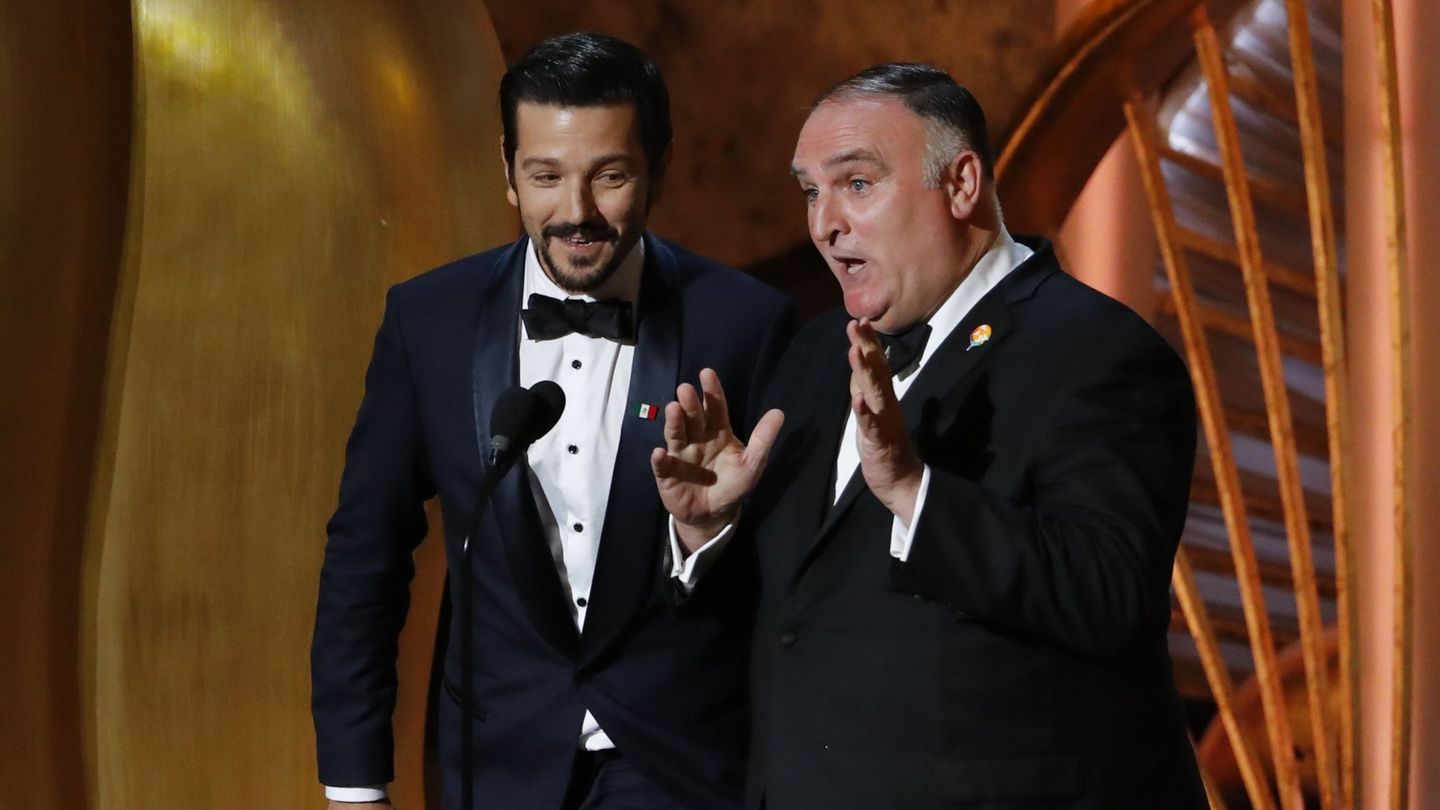 José Andrés, en los Oscar en 2019 junto a Diego Luna. (Reuters)