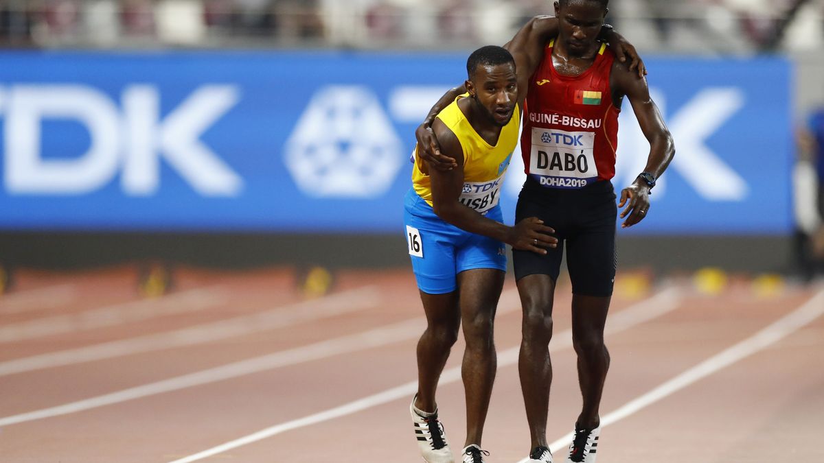 La dramática agonía de un atleta en los 5.000 metros del Mundial de Doha