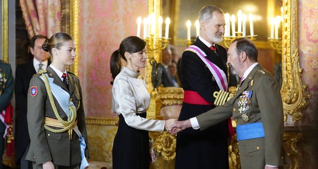 La reina Letizia, junto con el rey Felipe VI y la Princesa de Asturias. (LP)