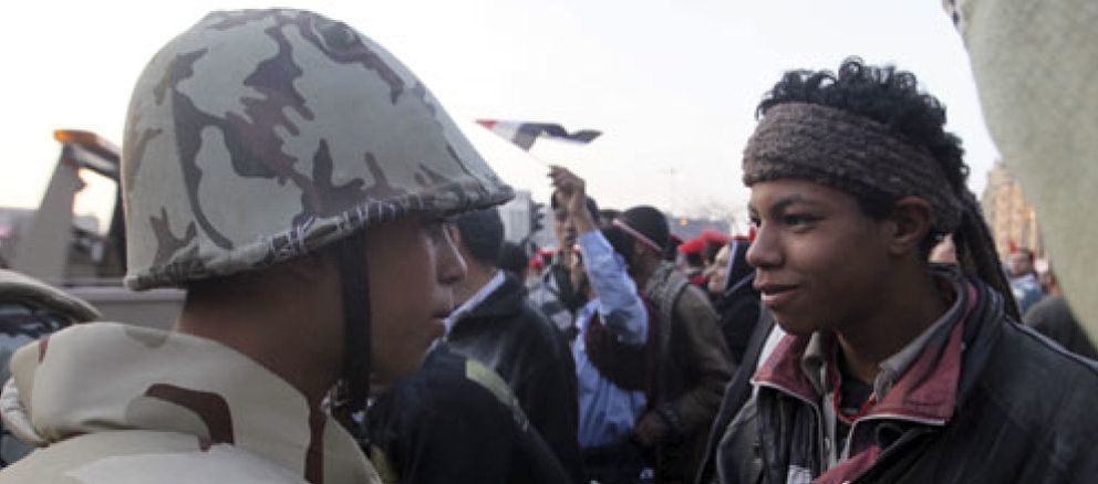 Foto: El Ejército egipcio se compromete con las demandas de democracia del pueblo
