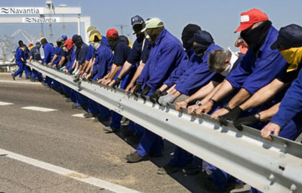 Foto: Los trabajadores de Delphi inician una marcha de seis días hacia Sevilla