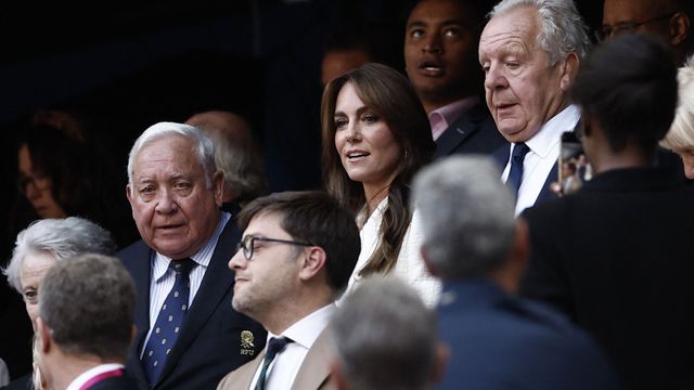 Kate Middleton, disfrutando de un partido de rugby en francia. (Reuters/Benoit Tessier)