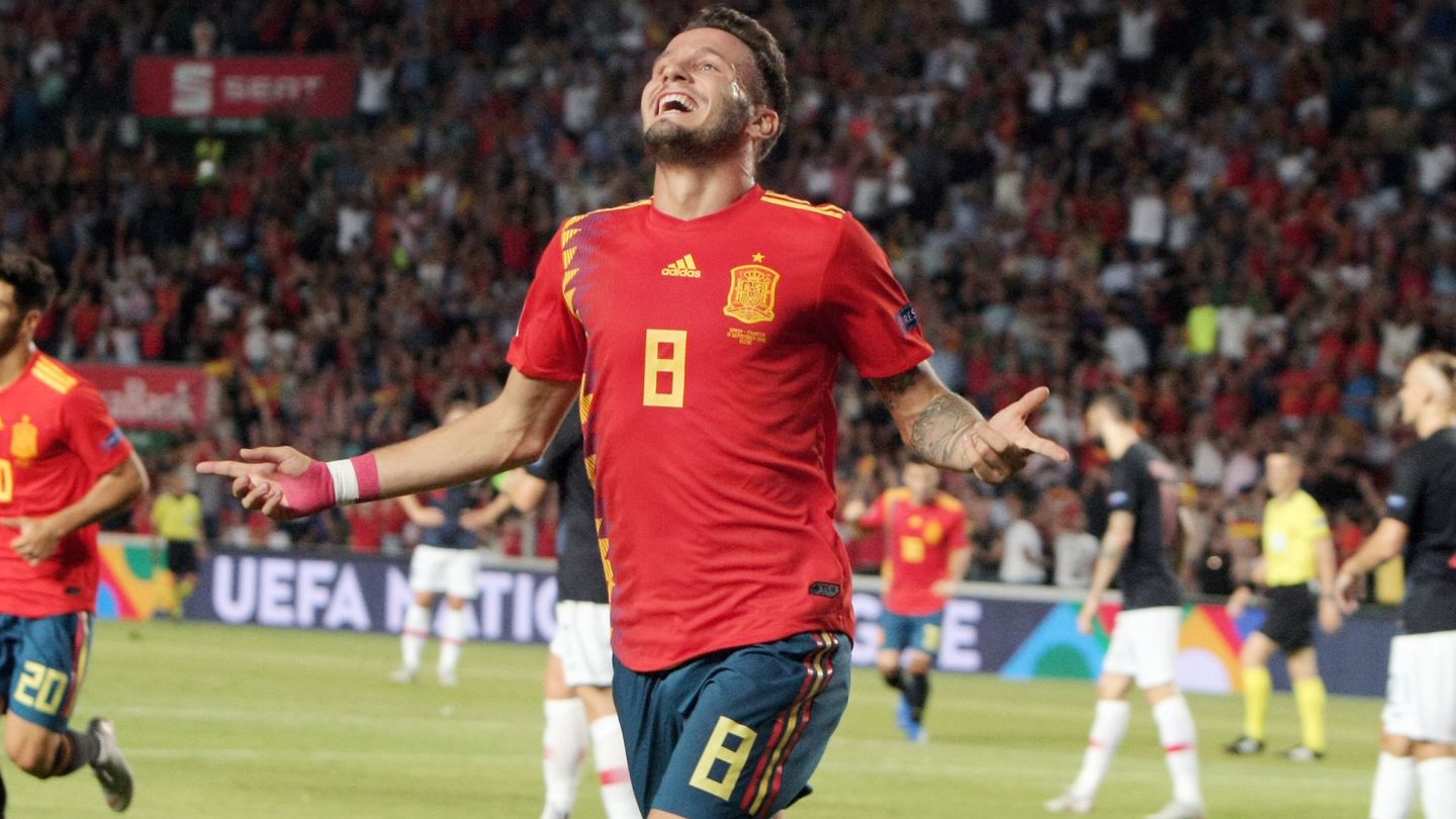 Saúl Ñíguez celebra el primer gol de España ante Croacia en el 6-0 del estadio Martínez Valero. (EFE/Morell).