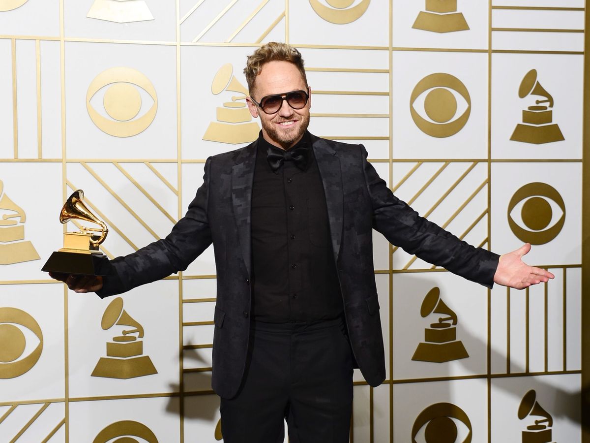 Foto: El cantautor TobyMac con su Grammy en 2016. Foto: Efe