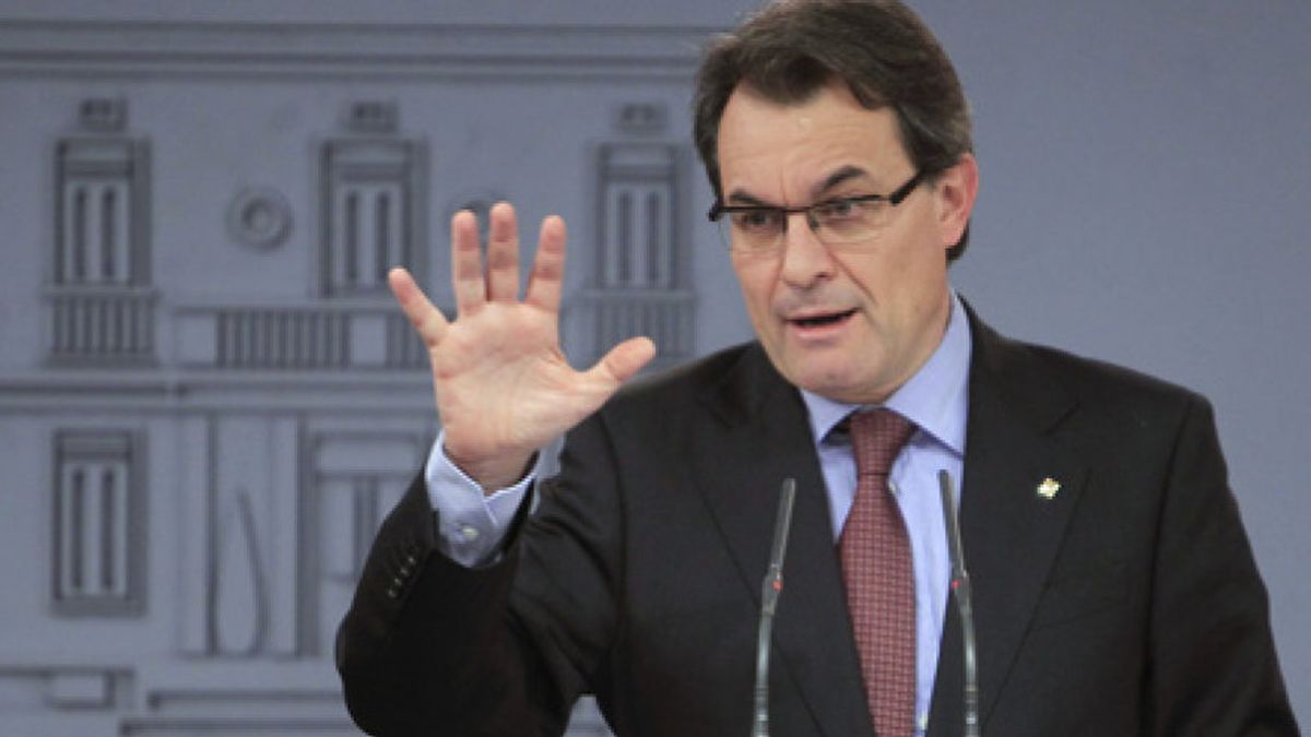 Fitch coloca la deuda de la Generalitat a las puertas del bono basura
