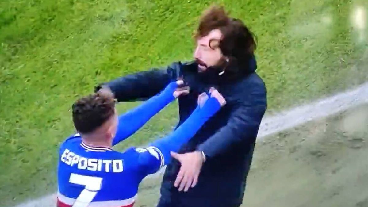 Esposito se pasa de efusivo con Pirlo: ojo a la cara del entrenador cuando le zarandea