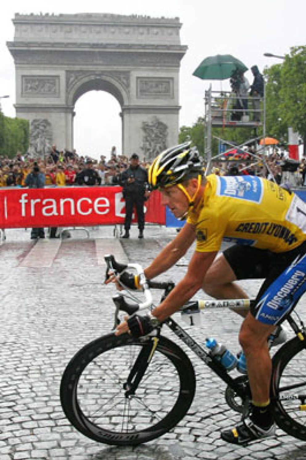 Foto: Aseguran que Armstrong correrá el Tour 2009 en el Astana de Contador