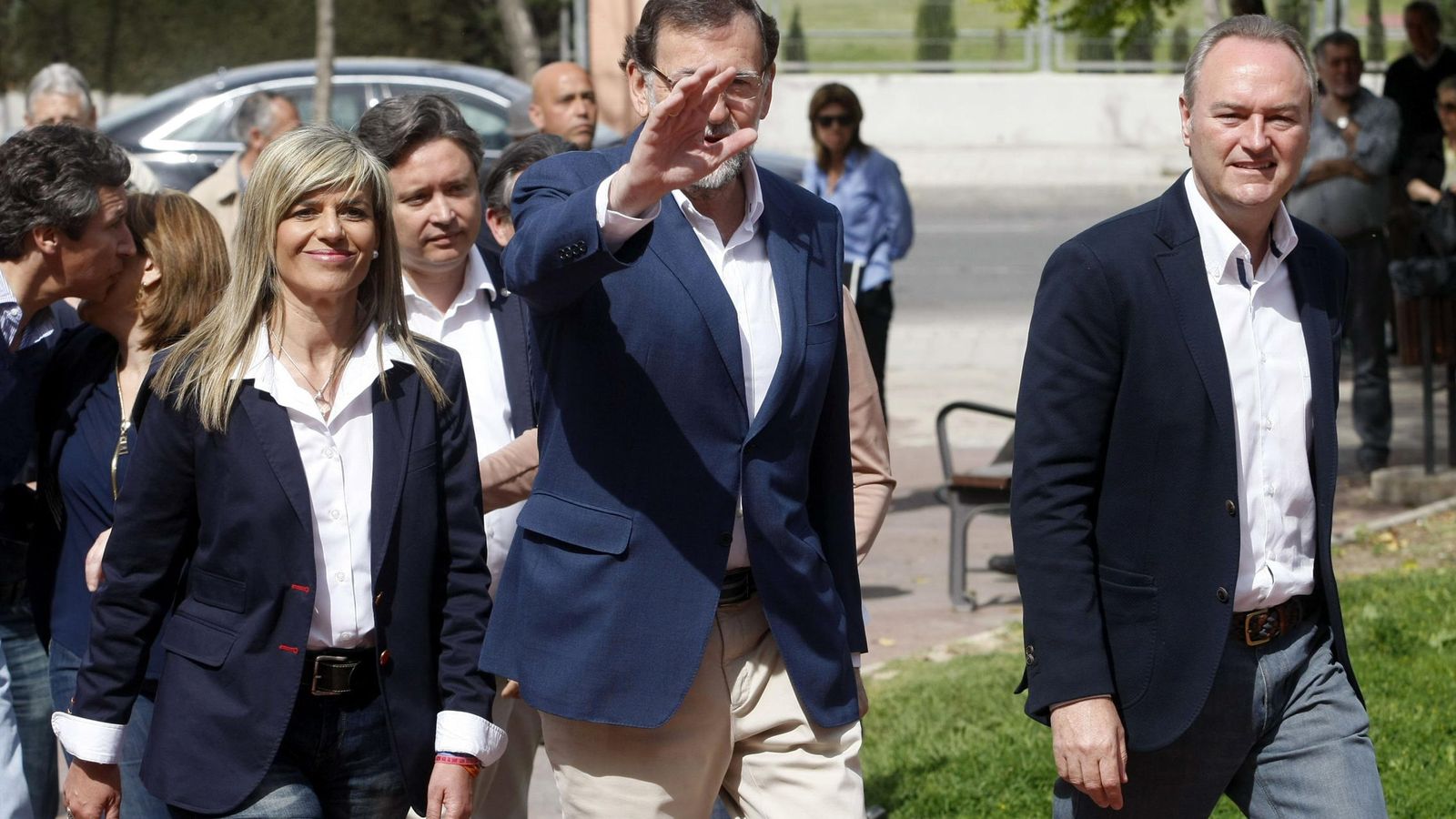 Foto: La candidata al ayuntamiento de Alicante, Asunción Sánchez Zaplana, Mariano Rajoy y Alberto Fabra. (Efe)