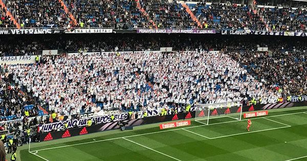 Foto: Imagen de la Grada FANS del Bernabéu durante un partido del Real Madrid.