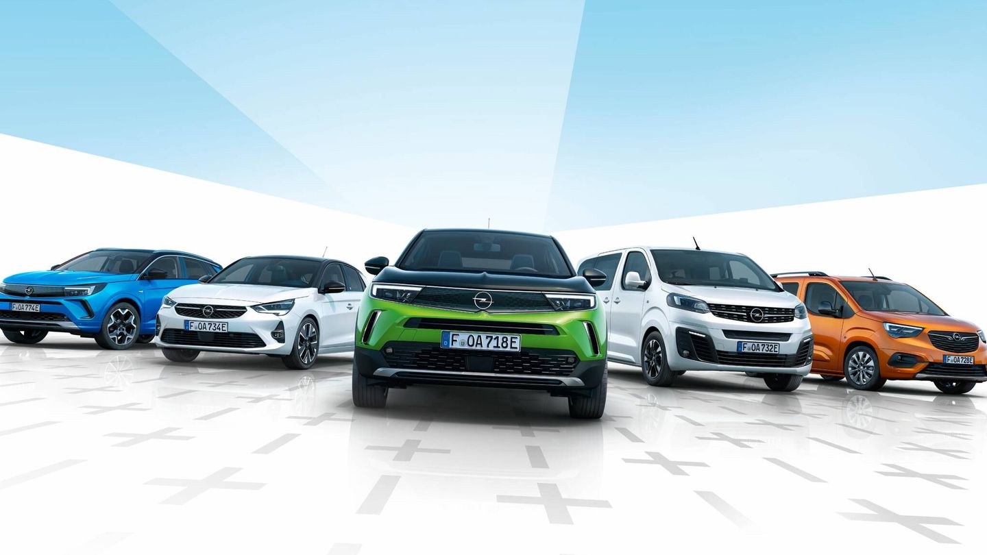 Entre eléctricos puros e híbridos enchufables Opel ofrece ya una docena de modelos.