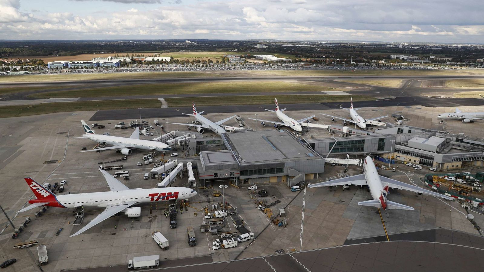 Foto: Vista general del aeropuerto de Heathrow. (Reuters)