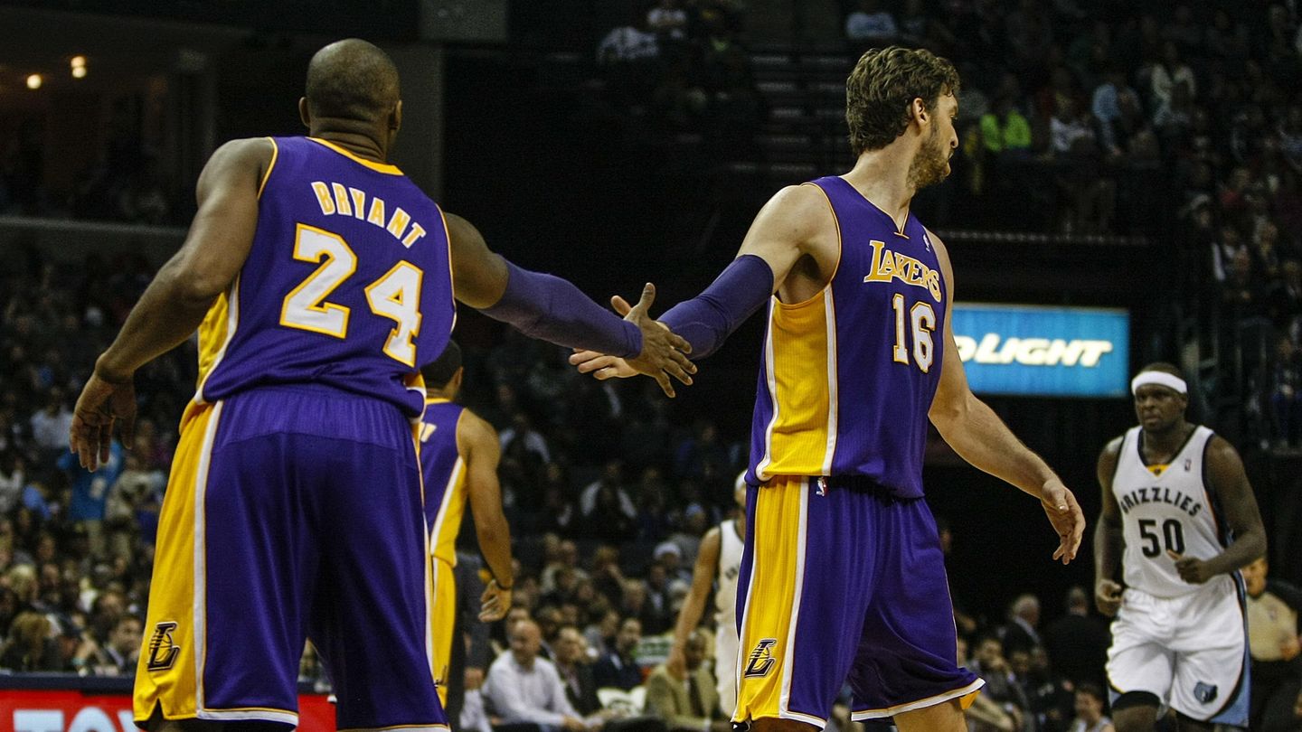 Kobe y Pau, en su etapa juntos en los Lakers. (EFE)
