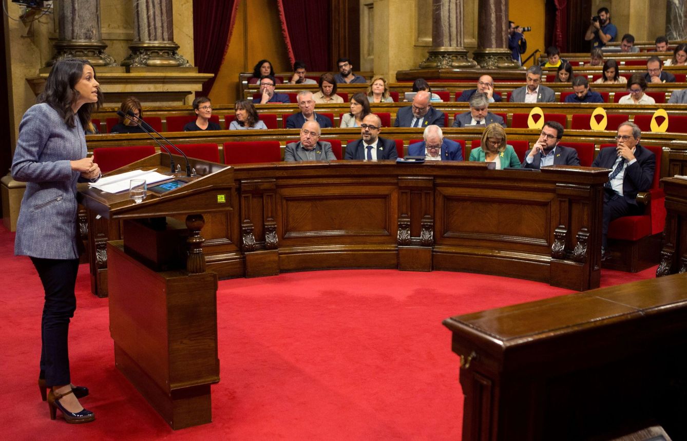 La líder de Ciutadans, lnés Arrimadas, durante su intervención en el pleno del Parlament. (EFE)