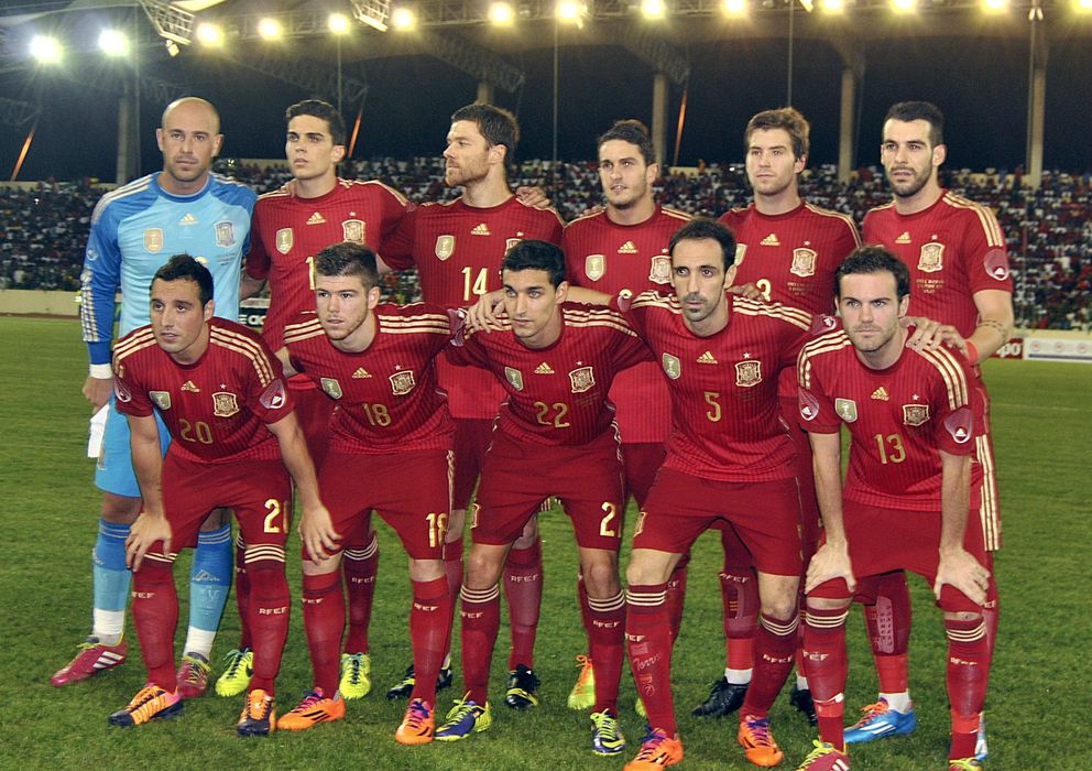 Foto: Once inicial de España en su partido ante Guinea Ecuatorial (EFE)
