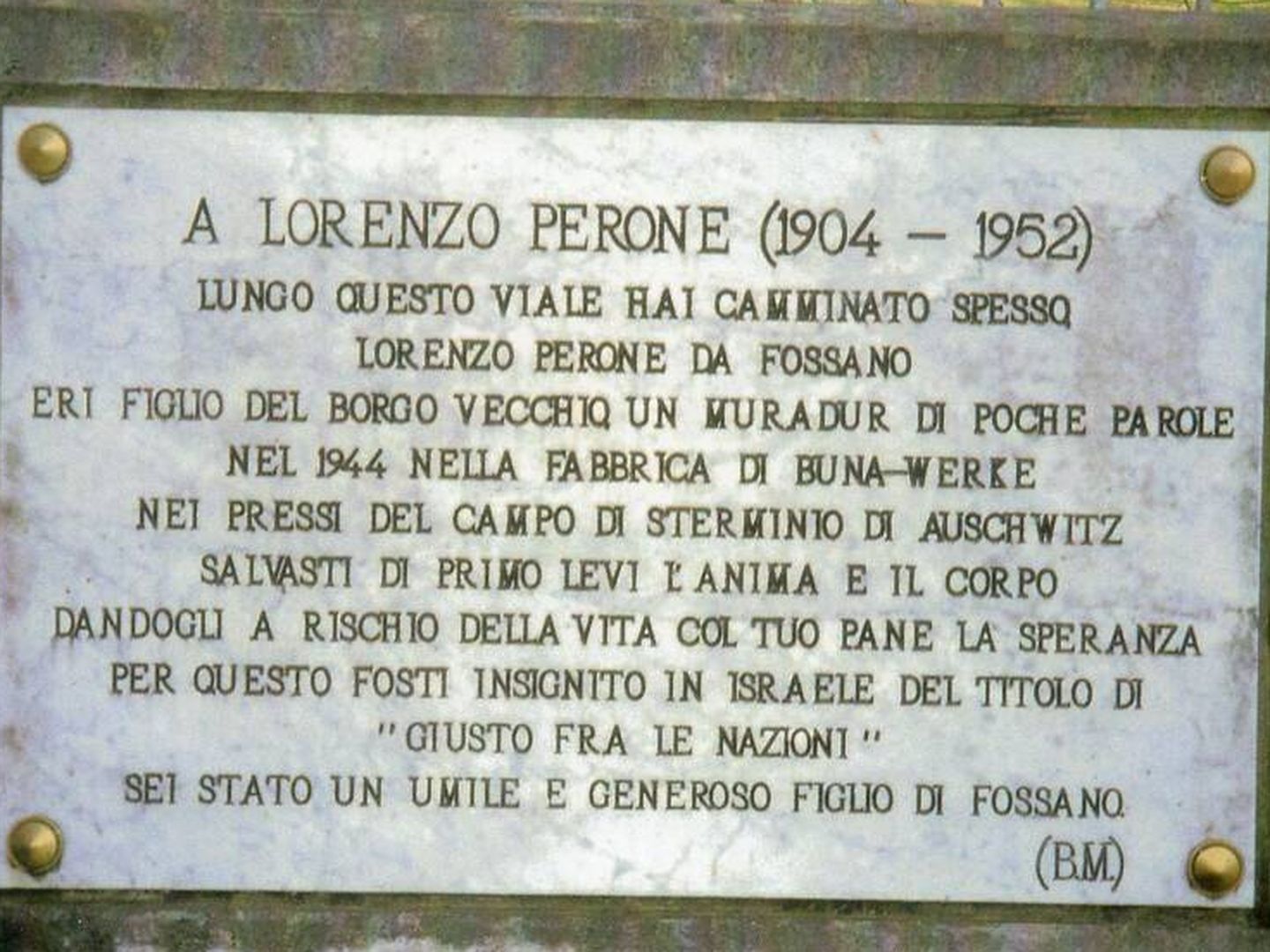 Placa en la localidad italiana de Fossano en recuerdo de Lorenzo Perrone. 