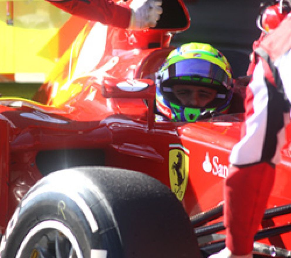 Foto: Ferrari sufre un problema mecánico por la mañana y se le para el coche justo al final