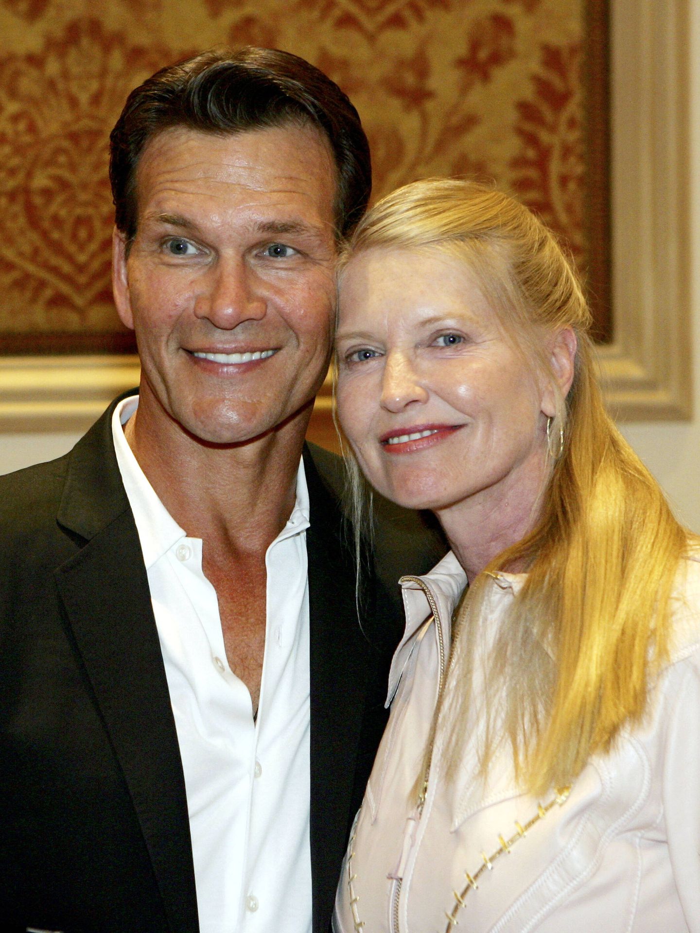 Patrick Swayze y su mujer Lisa Niemi en una imagen de archivo de 2005. (Getty/Ethan Miller)