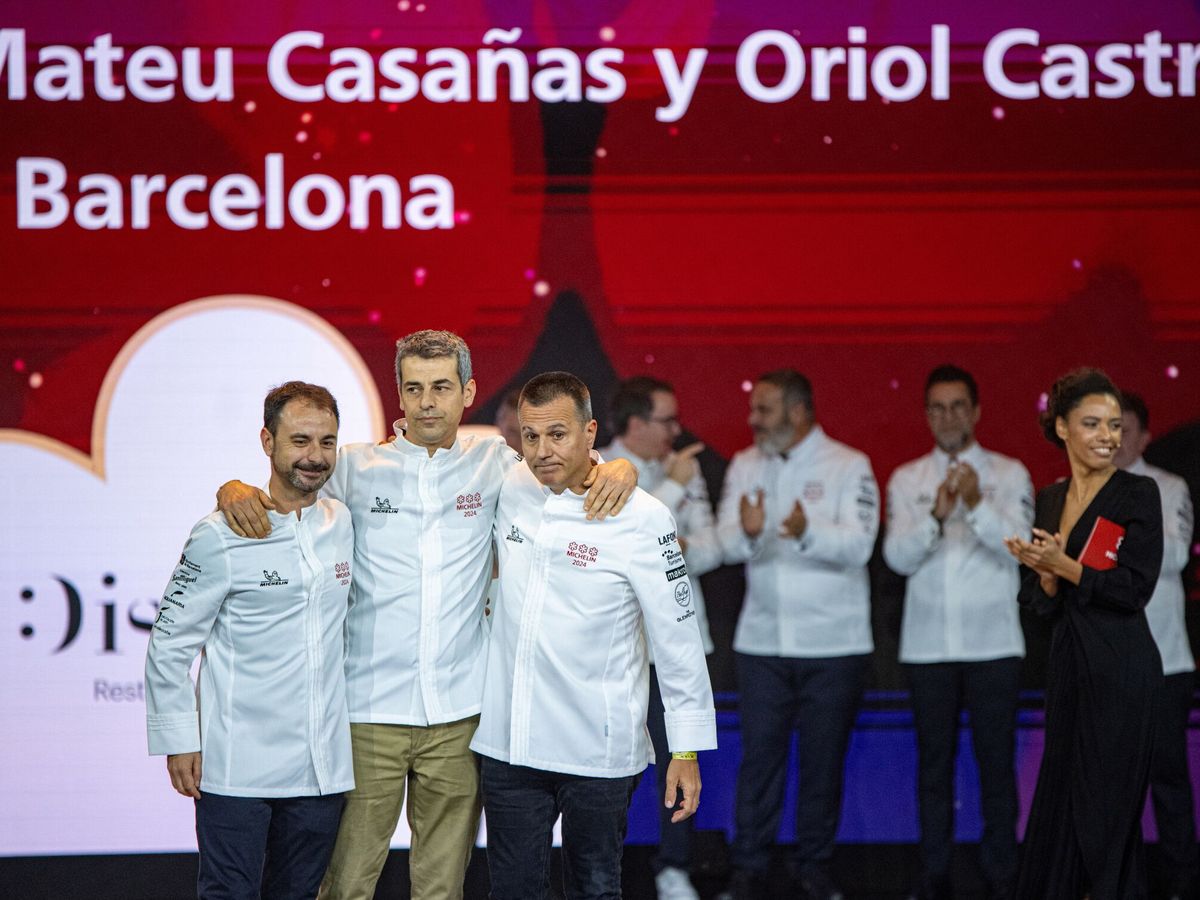 Foto: Los cocineros Eduard Xatruch, Oriol Castro y Mateu Casañas, chefs del restaurante Disfrutar (Barcelona) (Europa Press/Lorena Sopêna)