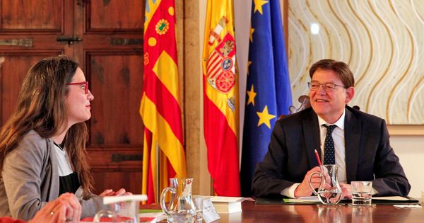 Foto: El 'president', Ximo Puig, con la vicepresidenta del Consell, Mónica Oltra, durante la reunión del Gabinete de este 4 de marzo en el Palau de la Generalitat. (EFE)