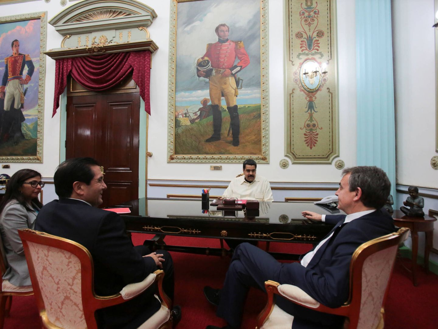 Zapatero durante el encuentro con el presidente de Venezuela, Nicolás Maduro, en Caracas (Reuters).