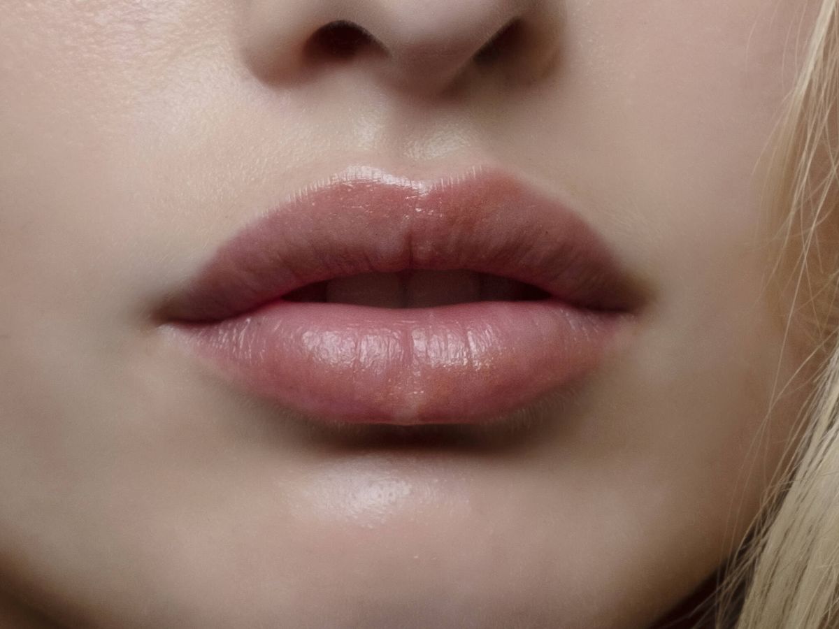 Foto: La técnica 'glossy lips' para conseguir volumen e hidratación con resultado natural. (Imaxtree)