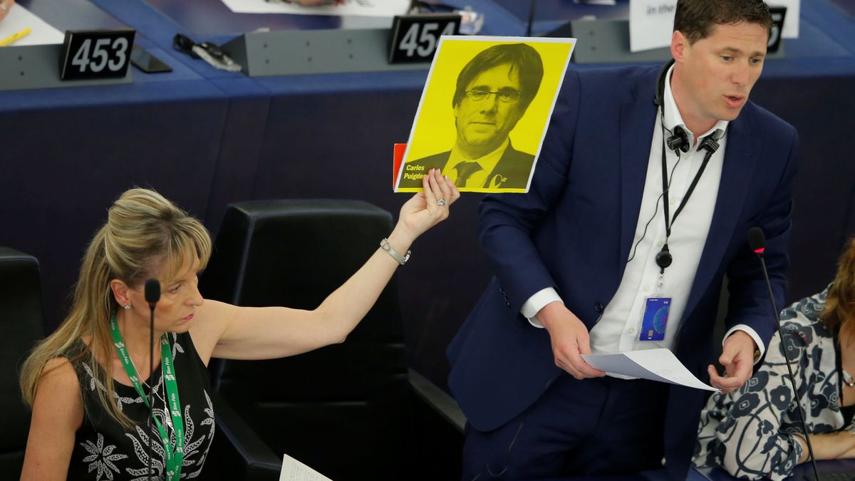 El pillapilla de Puigdemont en la frontera: así ha amagado con ir a Estrasburgo