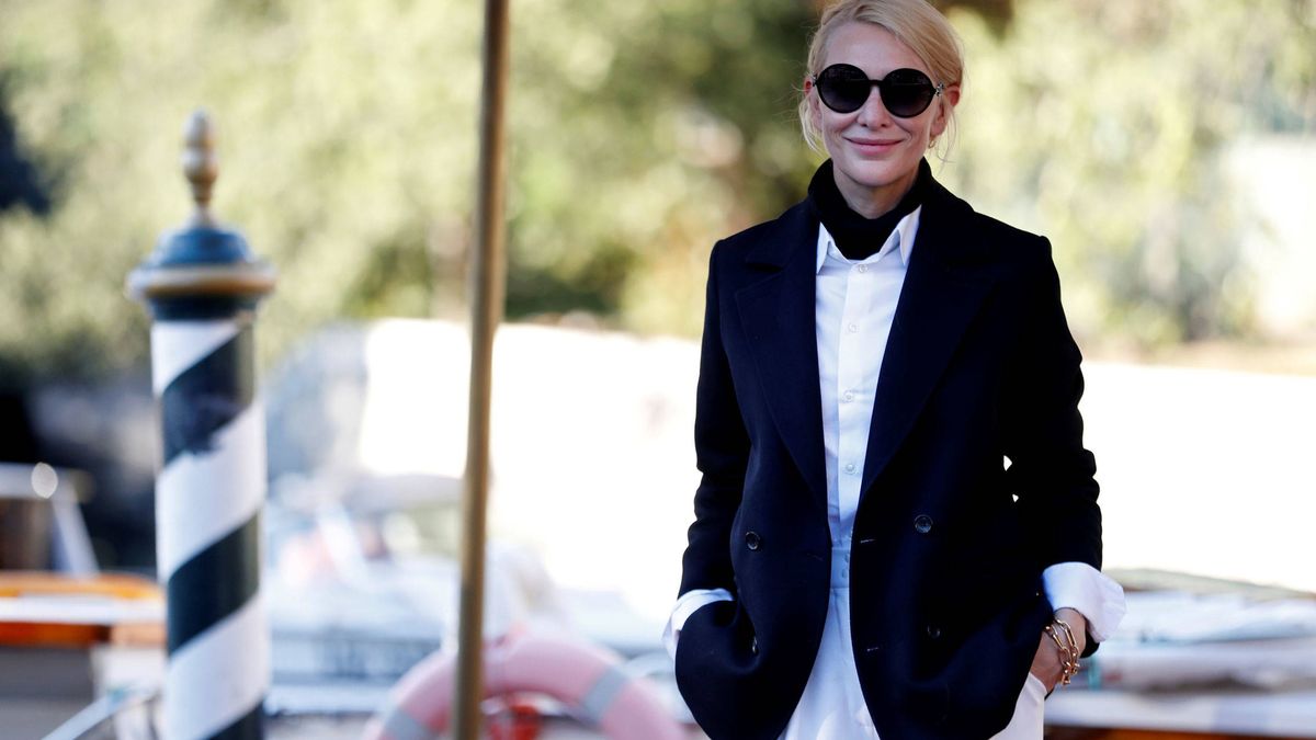 El look navy de Cate Blanchett ante el que ha sucumbido toda Venecia