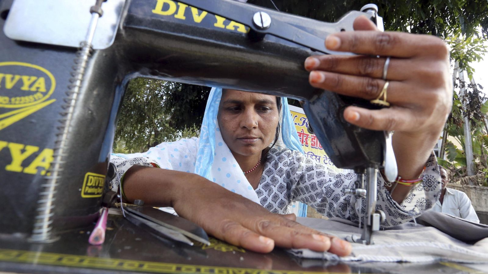 Foto: Mujer trabajadora india (EFE)