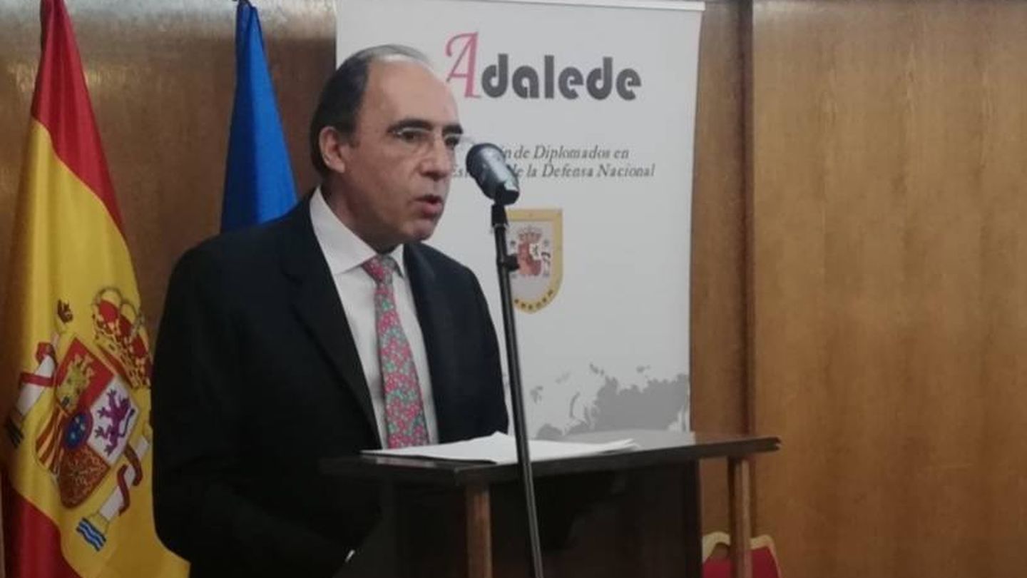 Alejandro Alvargonzález durante la ponencia.