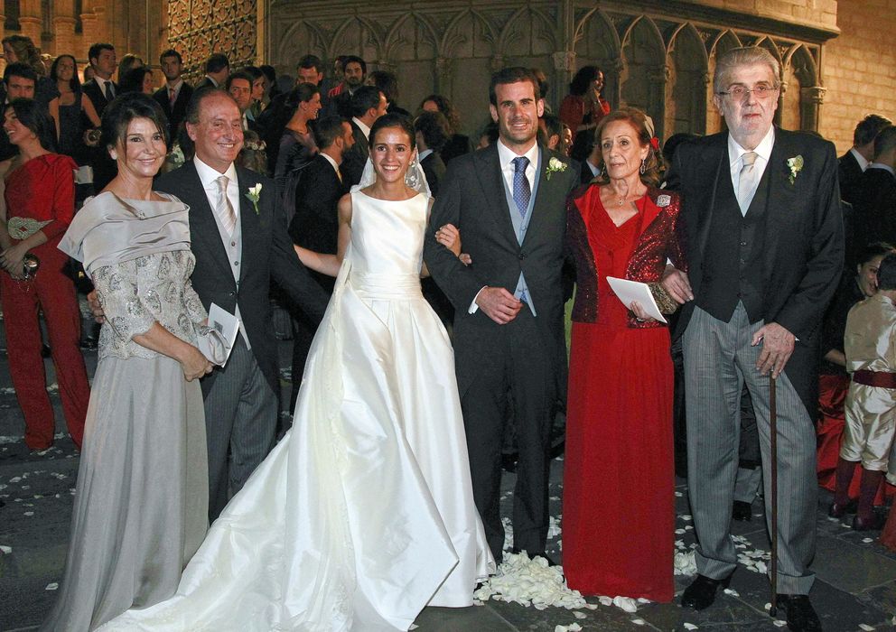 Foto: Pablo Lara, el día de su boda con Ana Brufao. A la derecha, José Manuel Lara. (Efe). 