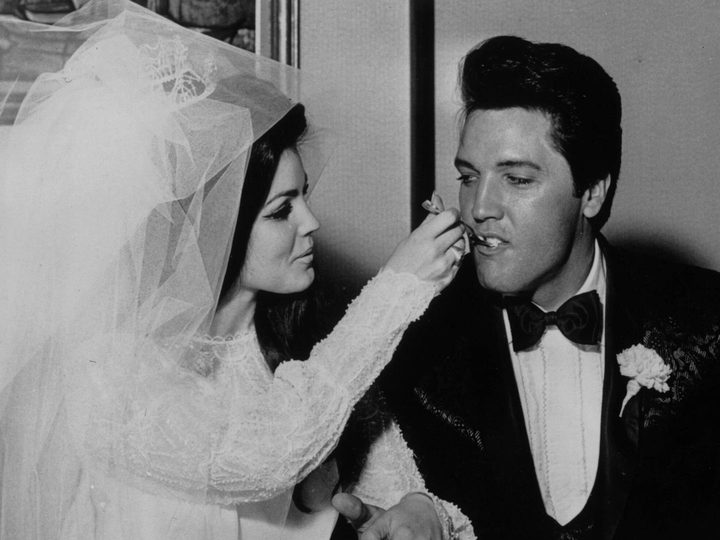 Priscilla y Elvis, el día de su boda. (Getty)