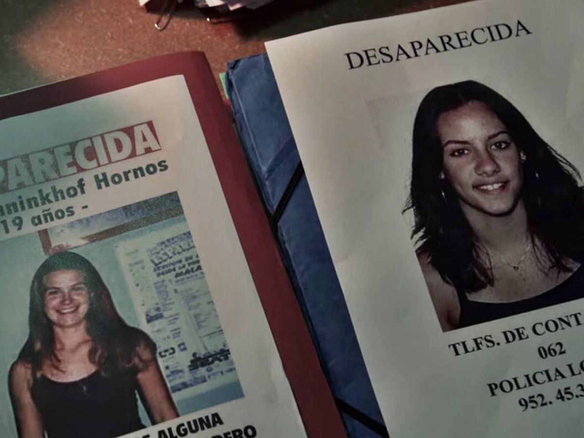 Foto: Carteles de las desapariciones de Rocío y Sonia. (Netflix)