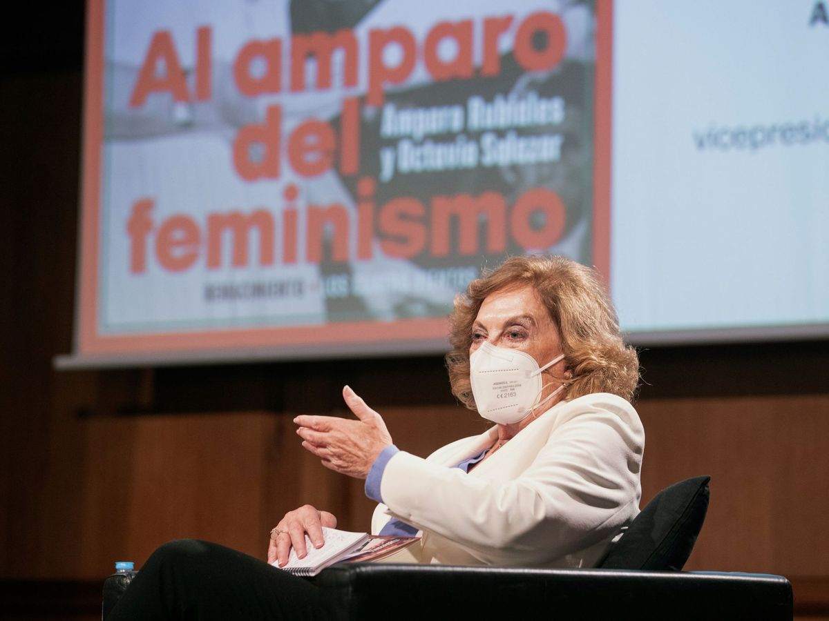 Foto: Amparo Rubiales en la presentación de su biografía en Madrid. (EFE/Rodrigo Jiménez)