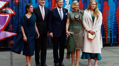 Máxima de Holanda sorprende con un vestido 'midi' de 'escamas' para despedir a los reyes Felipe y Letizia