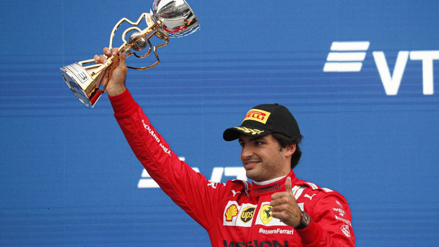 Sainz triunfó en McLaren y mantiene el pulso en Ferrari con Charles Leclerc. (Reuters)