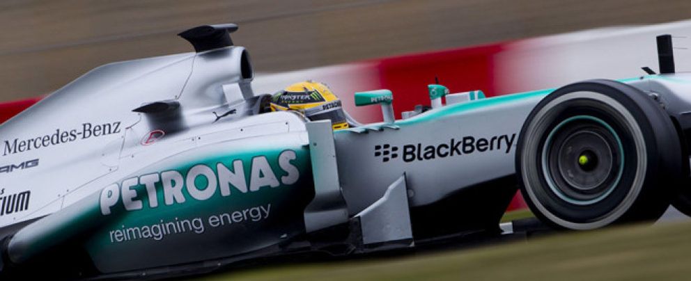 Foto: ¿Han hecho 'trampas' Hamilton y Mercedes en la mejor vuelta de pretemporada?
