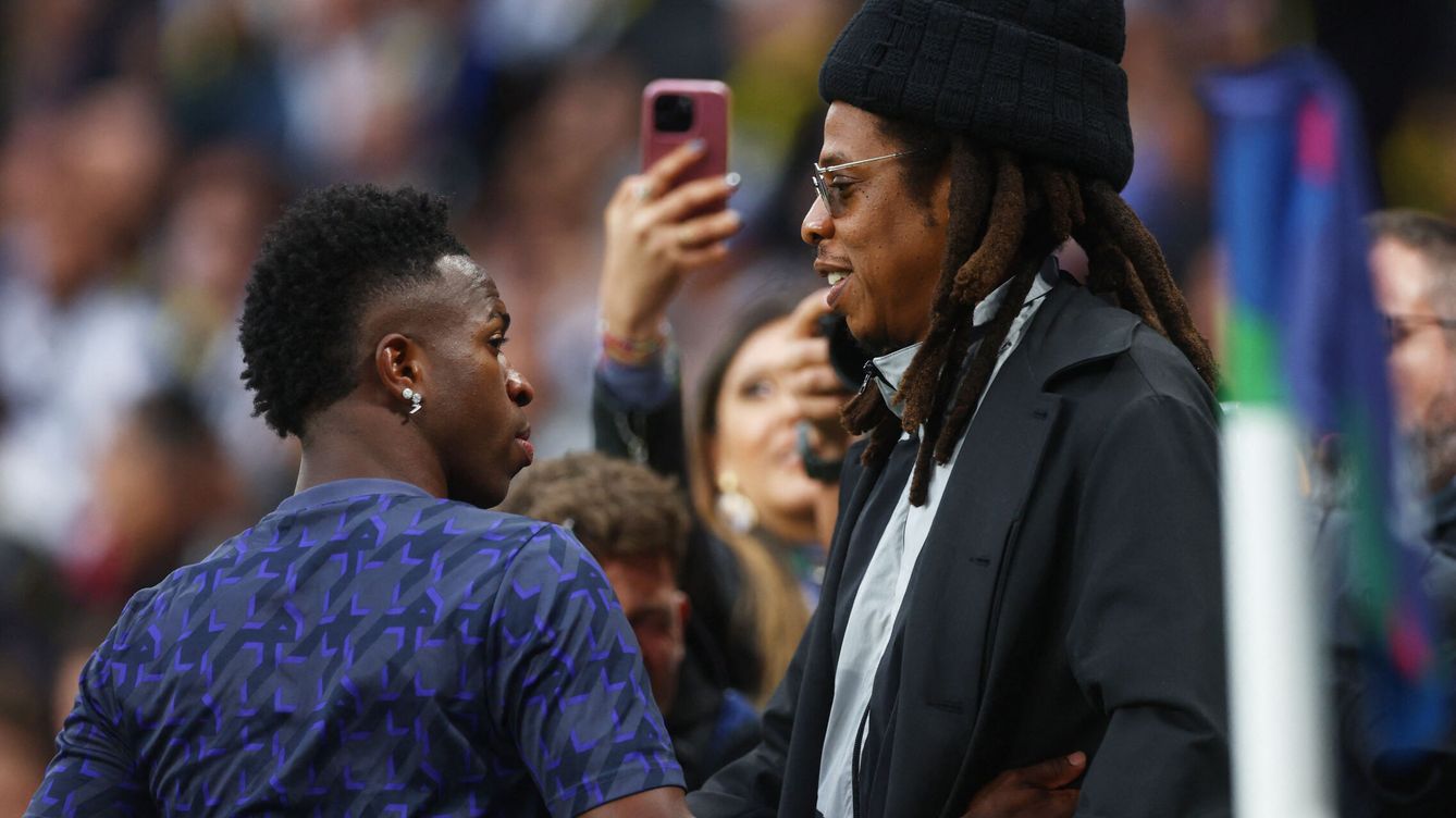 Foto: 'Vini' abraza a Jay-Z en la previa de la final de la Champions. (Reuters/Lee Smith)
