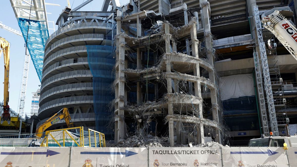 Roban con un alunizaje la tienda del Real Madrid en el Santiago Bernabéu