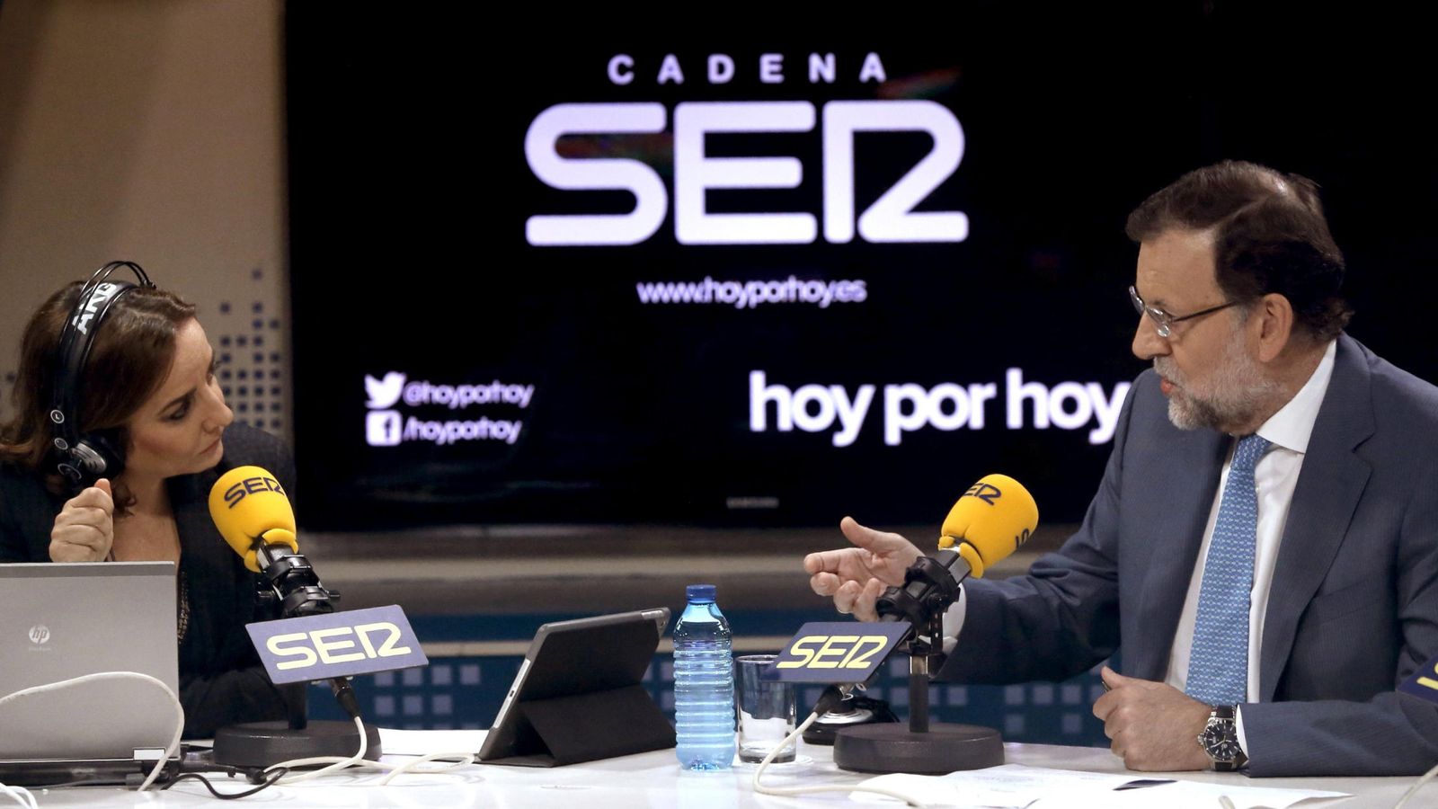 Foto: Pepa Bueno entrevista al presidente Mariano Rajoy. (EFE)