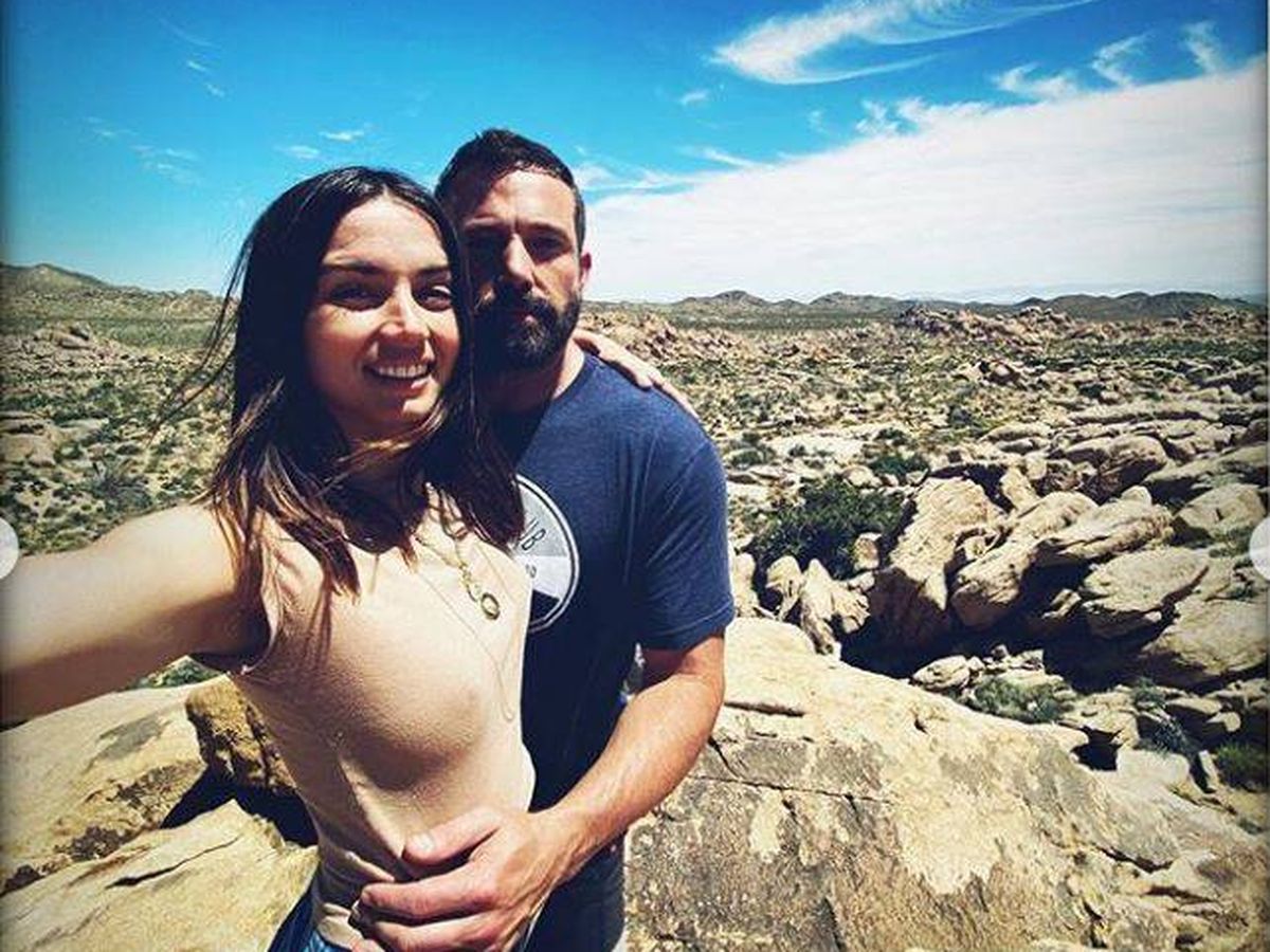 Foto: Ana de Armas y Ben Affleck en la imagen 'oficial' que confirma su noviazgo.(Instagram)